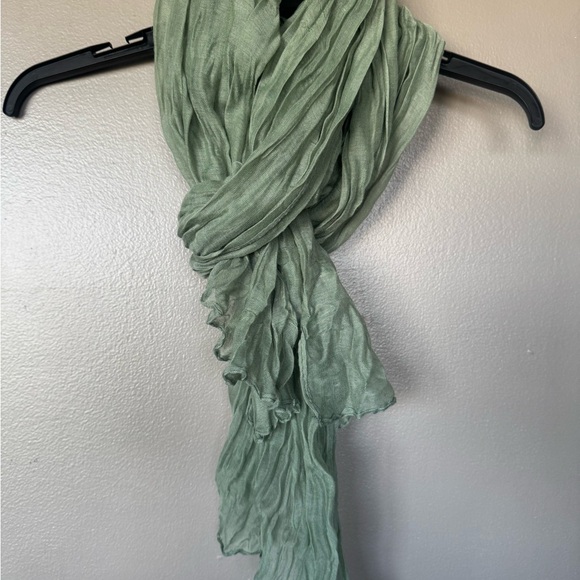 Accessories - NWOT Slightly Damaged Elegant Long Green Crinkle Scarf Women’s Accessory Wrap